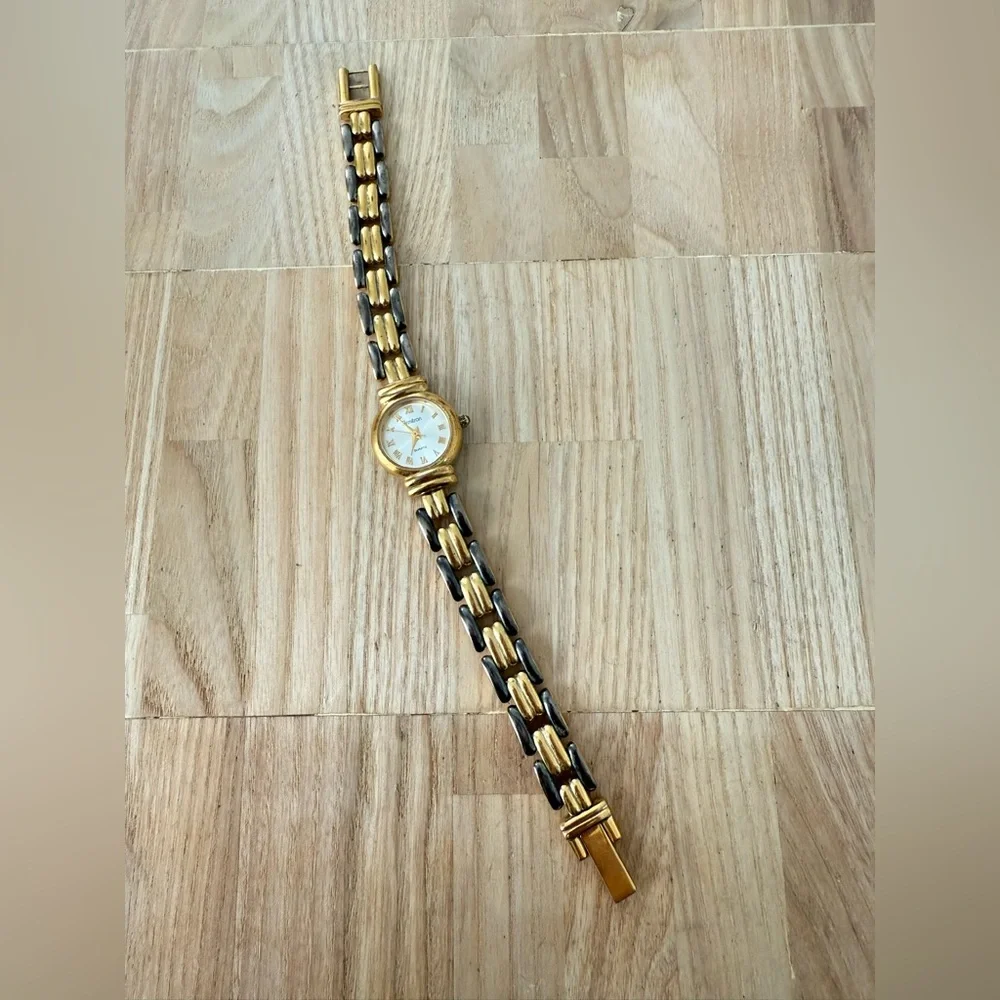 Rare vintage Armitron ladies reversible metal two tone watch NEW BATTERY